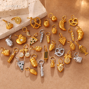 Gourmet Gallery |   Pendentif breloque en acier inoxydable plaqué or PVD 18 carats pour la fabrication de bijoux (thème boulangerie, aliments, fruits) |   Imperméable et durable - Product Image 2