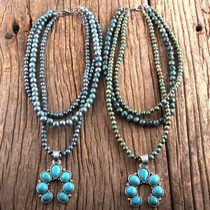 <span class=keywords><strong>Collana</strong></span> Boho alla Moda a 3 Strati con <span class=keywords><strong>Perle</strong></span> Navajo <span class=keywords><strong>Grigie</strong></span>, Rosse e Blu, Ciondolo Luna in Turchese Bianco, Blu e Rosso - Product Image 4