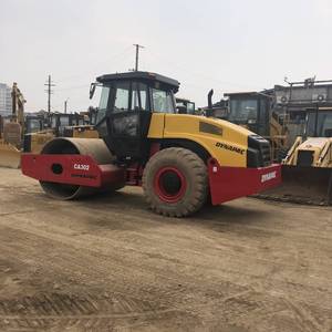 Compacteur d'occasion EXCELLENT, Matériel de construction et de terrassement à prix abordable, Rouleau compresseur CA302D à vendre - Product Image 6