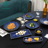 Assiettes rondes en mélamine bleue de 9/11 pouces pour la vente en gros, idéales pour les sauces, les pâtes et les plats de dîner, pour la restauration commerciale et la vaisselle de table.