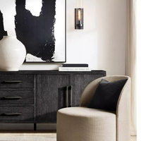 Buffet moderne en bois grain anthracite foncé, 4 portes et 3 tiroirs, avec poignées en laiton antique, pour rangement dans le salon