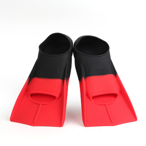 Aletas de Buceo XIALE Premium Profesionales de Goma TPR, Ligeras, Ecológicas, Duraderas, Cómodas, Antideslizantes, Negras, para <span class=keywords><strong>Entrenamiento</strong></span> de Natación - Product Image 2