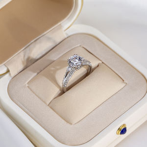 แหวนหมั้นเพชรเม็ดกลมทองคำ 18K รุ่น MSR-1755 สำหรับผู้หญิง จาก Messi Jewelry - Product Image 3