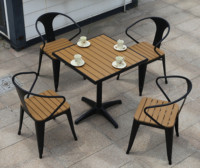 Table d'extérieur en métal Mobilier de jardin Chaises de patio en bois plastique Mobilier d'extérieur Table d'extérieur en métal Chaises de salle à manger de patio