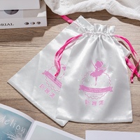 Pochette en satin imprimé avec logo personnalisé sac à cordon de soie pour extension de cheveux emballage de perruque sac à poussière cadeau avec emballage textile