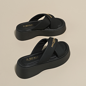 Nouvelles sandales d'été pour femmes à semelle épaisse, pantoufles respirantes à semelle compensée pour augmenter la taille, sélection polyvalente d'été - Product Image 6