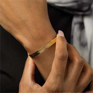 Personnalisé Coran Allah arabe musulman Islam religieux basé sur la foi Bijoux de mode Bracelets Bracelets en acier inoxydable pour les femmes - Product Image 2