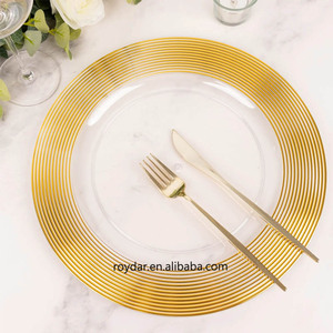 Plato de cena platos de cargador de plástico transparente con borde ondulado dorado plato transparente de boda - Product Image 1