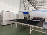Prensa Punzonadora CNC de Torreta de 24 Estaciones para Cortar, Doblar y Grabar Chapa Metálica