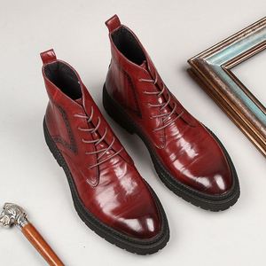 Chaussures Derby en Cuir Haut de Gamme Faites à la Main pour Hommes - Chaussures Habillées Brodéées à Lacets pour l'Automne et la Carrière - Product Image 3