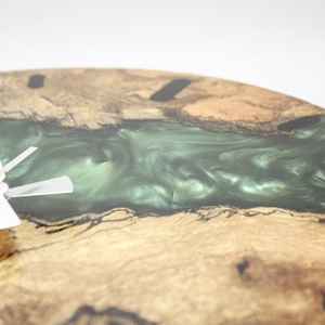 Reloj de Pared Artístico de Resina y Madera, Hecho a Mano, Elegante, Duradero, Funcional y Sofisticado, Perfecto para Sala de Estar o Dormitorio - Product Image 5