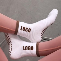 Chaussettes de yoga antidérapantes pour femmes, chaussettes de pilates antidérapantes mi-mollet personnalisées, logo brodé, chaussettes à adhérence pour le fitness, le yoga, la salle de sport