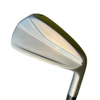 Clubs de golf forgés pour droitiers de qualité supérieure avec logo personnalisé, tête usinée CNC et poignée en caoutchouc pour les passionnés de golf