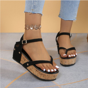 <span class=keywords><strong>Sandales</strong></span> d'été européennes américaines transfrontalières grande taille pour femmes, <span class=keywords><strong>clous</strong></span> décoratifs à bout ouvert, semelle épaisse compensée, nouveau style - Product Image 2