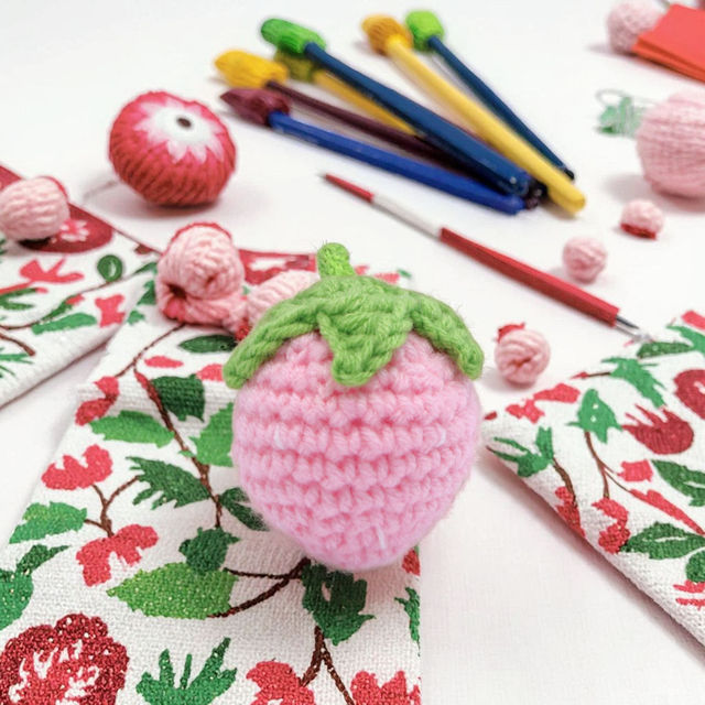 Durable Handmade Eco-Friendly Mini Crochet Strawberry Ornament Tiny Knitted Decorations