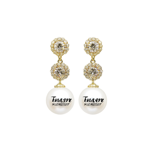 Orecchini pendenti placcati oro Enaere con perle finte AAA e design a fiore rotondo, stile classico da donna per matrimoni - Product Image 1