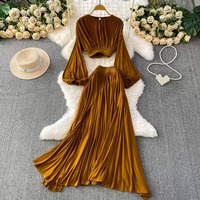 En gros Nouvelle collection Automne 2026 Ensemble femme élégant et raffiné : Haut à manches lanternes plissées courtes et Robe asymétrique taille haute