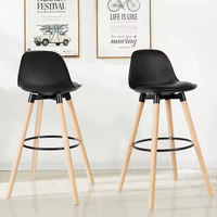 Chaises de bar modernes de luxe pour la maison, en bois massif et cuir, hauteur réglable, inspirées des fûts à whisky, chaises de salle à manger grises personnalisées