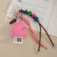 Breloque de sac en forme de cœur tendance et stylée de style Ns pour la décoration de porte-clés en peluche DIY