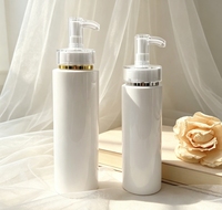 Bouteille en plastique PET de luxe de 100 ml/150 ml/200 ml/300 ml/400 ml/500 ml avec tête de pompe dorée pour shampoing, lotion corporelle et sérum de soin de la peau