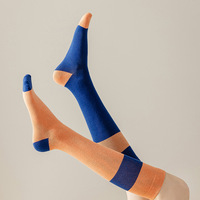 Chaussettes de compression de sport pour femmes pour Fitness Gym Running Chaussettes longues tricotées Logo Bottom Taille unique Convient à toutes les couvertures de cheville d'hiver