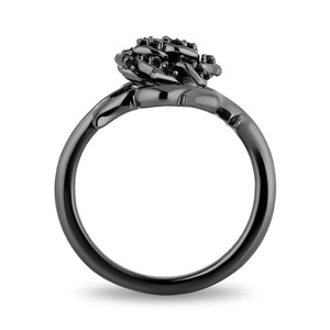 Anello Gotico Scuro con Rosa Spinosa, Gioiello da Dito Unico e Alla Moda per Donne - Product Image 1
