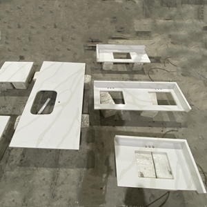 Losas de Cuarzo Blanco Calacatta con Vetas Doradas de Vietnam a Buen Precio, Ideales para Mesas de Centro, Encimeras de Cocina y Muebles de Baño - Product Image 1