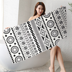 Serviette de plage d'été en microfibre de polyester colorée à séchage rapide, imprimée, hypoallergénique et personnalisable – Meilleure vente - Product Image 4