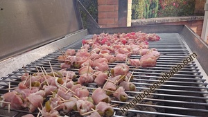 Agnello maiale capra carbone barbecue griglia <span class=keywords><strong>spiedo</strong></span> girarrosto macchina <span class=keywords><strong>per</strong></span> arrostire il maiale con schermo antivento motore da 80kg - Product Image 4