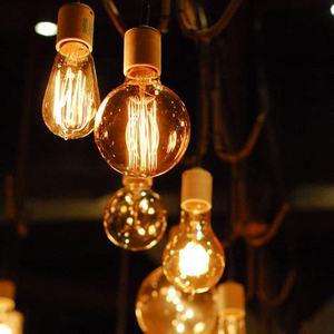 Lumière de décoration E26 25w 40w 60w St64 A60 G80 G95 G125 Lampe Vintage <span class=keywords><strong>Carbone</strong></span> Led <span class=keywords><strong>Filament</strong></span> <span class=keywords><strong>Ampoule</strong></span> Edison <span class=keywords><strong>Ampoule</strong></span> Avec Ce Rohs - Product Image 1