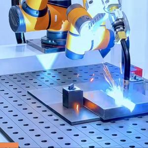 Cobot ONA AUBO-iS10 con Carga Útil de 10 kg y Alcance de Brazo de 1300 mm - Product Image 1