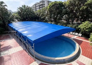 Cubierta <span class=keywords><strong>de</strong></span> piscina móvil, plegable y retráctil <span class=keywords><strong>de</strong></span> estructura <span class=keywords><strong>de</strong></span> acero, con garaje automático eléctrico para uso residencial y hotelero. - Product Image 4