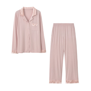 Bộ đồ ngủ nữ cao cấ<span class=keywords><strong>p</strong></span> chất liệu Tencel Modal phối satin, màu hồng ấm á<span class=keywords><strong>p</strong></span>, thiết kế hai mảnh. - Product Image 1