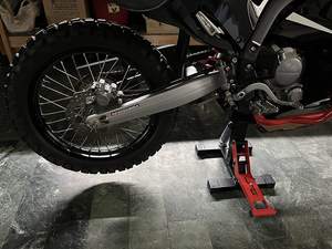 Soporte Elevador de Motocicleta JFG de <span class=keywords><strong>Altura</strong></span> Ajustable, de Acero Resistente, para Mantenimiento de Motos Todoterreno, con <span class=keywords><strong>Amortiguador</strong></span> Hidráulico - Product Image 4