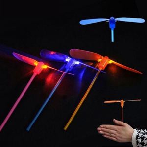 Venta al por Mayor de Espadas Voladoras Luminosas, Cohetes, Flechas de Resortera con Luces Azules, Juguete para Exteriores Hecho de Plástico, Idea de Regalo Perfecta - Product Image 3