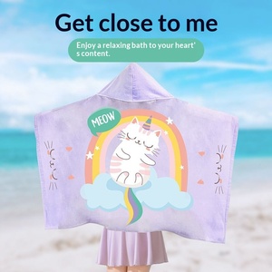 Peignoir <span class=keywords><strong>de</strong></span> <span class=keywords><strong>bain</strong></span> à capuche en microfibre personnalisé pour enfants, serviette <span class=keywords><strong>de</strong></span> plage à capuche pour la natation, vente en gros - Product Image 4