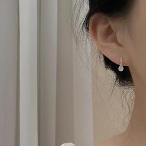 Pendientes Versátiles de Plata de Ley S925, Diseño Creativo Asimétrico, Cuidado de las Orejas, Pendientes Únicos con Forma de Cuchara y Tenedor, Estilo Moderno - Product Image 3