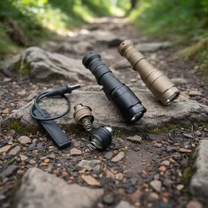 Linterna Táctica LED <span class=keywords><strong>de</strong></span> Alta Potencia M300A <span class=keywords><strong>de</strong></span> Aleación <span class=keywords><strong>de</strong></span> Aluminio, Alcance <span class=keywords><strong>de</strong></span> 200M, Luz Diurna <span class=keywords><strong>de</strong></span> 6000K, Haz <span class=keywords><strong>de</strong></span> Luz Concentrado, para Camping, Caza y Actividades al Aire Libre - Product Image 6