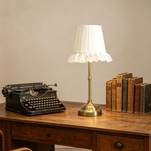 Lámpara <span class=keywords><strong>de</strong></span> Mesa Vintage <span class=keywords><strong>de</strong></span> Lujo con Brillo Ajustable y Pantalla <span class=keywords><strong>de</strong></span> Tela para Estudio, Hotel, Sala <span class=keywords><strong>de</strong></span> Estar, Dormitorio, Mesita <span class=keywords><strong>de</strong></span> <span class=keywords><strong>Noche</strong></span> - Product Image 1