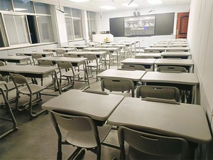 Ensemble de bureaux, chaises et tables scolaires en plastique personnalisés en usine pour les écoles primaires et secondaires - Product Image 4