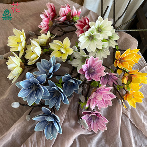 Fleur artificielle en soie EVA Magnolia réaliste pour décoration de mariage, de maison et ornement de Noël - Product Image 1