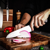 Couteau de chef Santoku de cuisine de style japonais en acier inoxydable allemand 1.4116 à haute teneur en carbone de haute qualité avec manche en Pakkawood