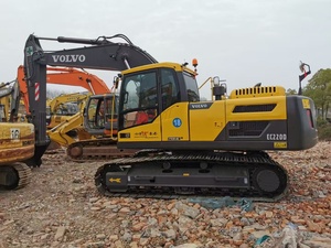 Excavatrice sur chenilles Volvo EC220 d'occasion, 22 tonnes, haute performance, économique, composants essentiels (moteur, pompe), modèle 2022-2024, testée - Product Image 2