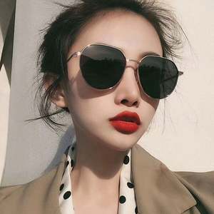 Gafas de Sol de Metal Vintage con Logotipo Personalizado para Hombre y Mujer, Protección UV400, Montura de Aleación con Doble Barra, Estilo Piloto - Product Image 1