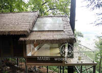 Maisonnette préfabriquée de luxe en acier léger, chambre individuelle, style hôtel moderne, maison dans les arbres