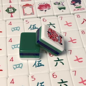 Donkergroene acryl Amerikaanse Mahjong-tegels fabrieksgegraveerd ontwerp duurzaam gladde randen bulkset familiespelavonden cadeaus - Product Image 3