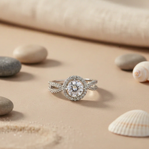Bague de fiançailles classique ronde en zircon avec halo, sertie pavé, plaquée or rose, bijoux fins tendance pour femme - Product Image 3