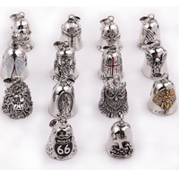 Pendentif porte-bonheur Gremlin Bell pour voiture et moto, avec ailes de plumes de squelette, ange, porte-clés, artisanat en métal, collier