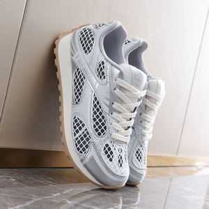 Nouvelles baskets pour femmes de créateurs, de haute qualité, en maille respirante, style marche, chaussures d'automne, tricot volant, baskets tendance pour femmes - Product Image 5