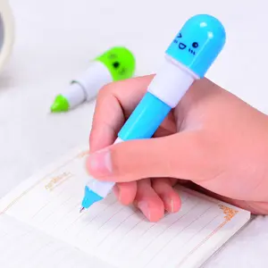 Novidade mini barato caneta esferográfica promocional caneta prorrogável curto dos desenhos animados de plástico em forma de pílula pílula caneta esferográfica